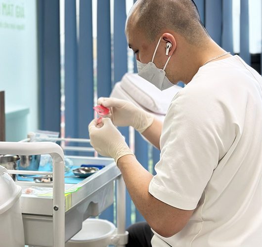 Kinh nghiệm chuyên môn trong lĩnh vực làm mắt giả của BS. Phan Hoàng Hải