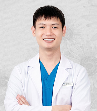 KTV Trần Thanh Hoàng tại Trung Tâm Mắt Giả Việt Nam